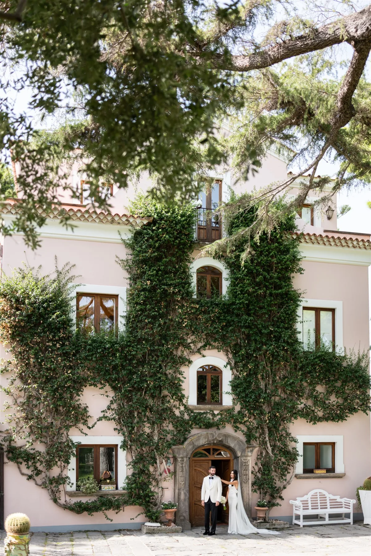 amalfi coast wedding planning engaging events ali capo santa fortunata - An Effortless Amalfi Coast Celebration Bride and groom portrait at ivy-covered Capo Santa Fortunata villa in Sorrento Italy planned by Chicago wedding planner Engaging Events by Ali