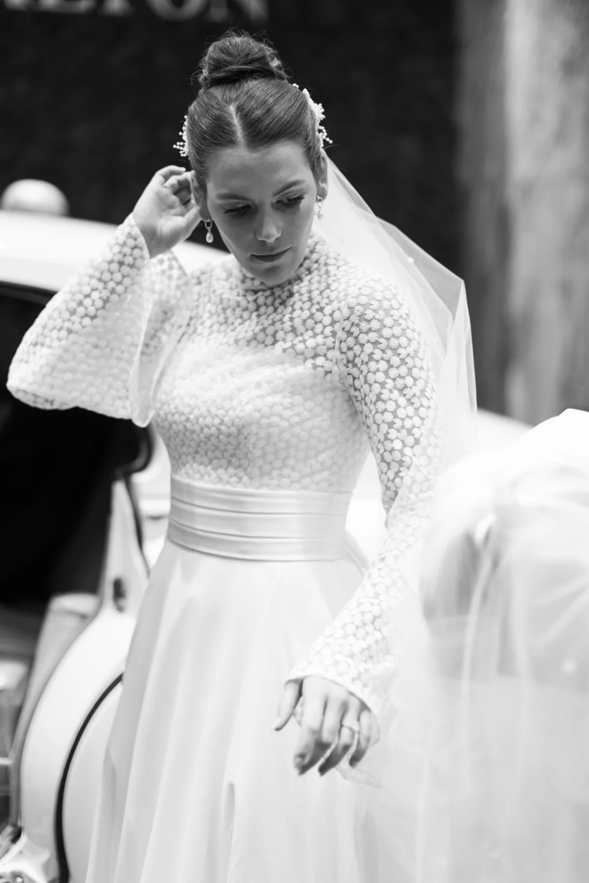 chicago wedding planning engaging events ali ritz carlton bride portrait - A Golden Ritz-Carlton Chicago Celebration Elegant bride in lace wedding gown at Ritz-Carlton Chicago wedding planned by Engaging Events by Ali